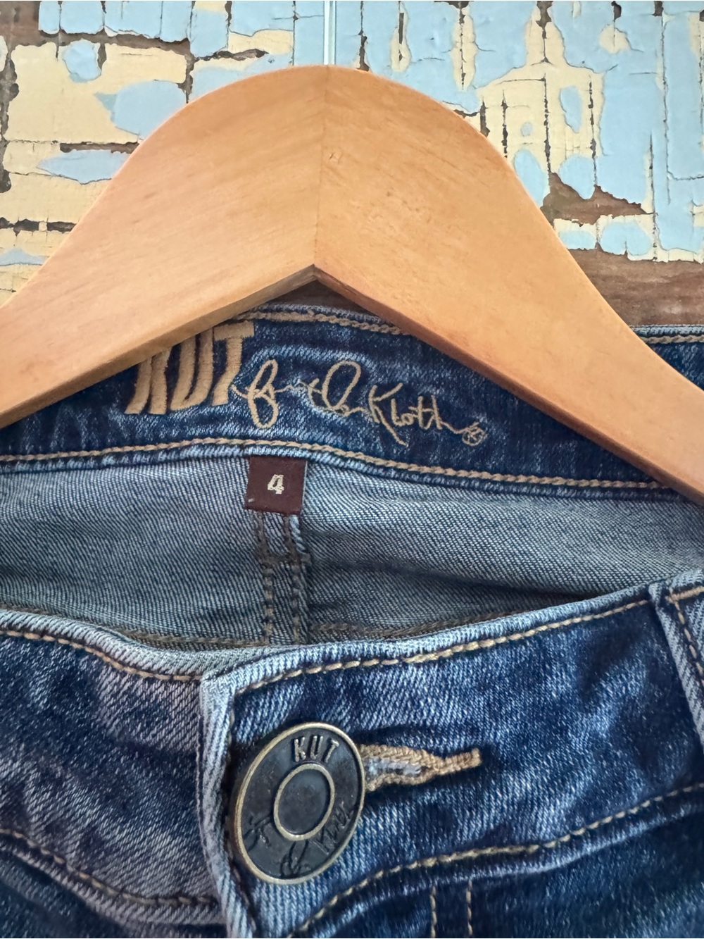 Kut from the Kloth Boyfriend Mid Blue Jeans - Katy - Picture 2 of 3